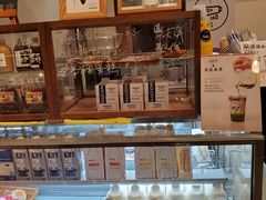 面包甜点陈列柜-闻道万巷咖啡馆(南大街地铁站店)