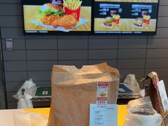 -麦当劳(深圳北站B2检票口楼上)