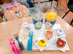 -LINE FRIENDS Garosu-gil Flagship Store