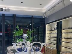 -视野联行眼镜·蔡司·尼康·豪雅·依视路(青浦宝龙店)