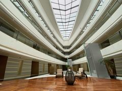 -上海滴水湖皇冠假日酒店