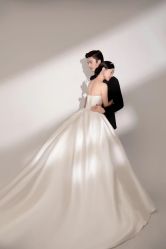 -莫兰迪婚纱摄影