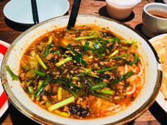 小锅米线-缘生态云南菜·野生菌庭院餐厅(华侨城店)