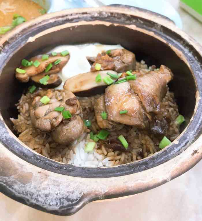 巴尔郎鸡公煲(巴尔郎鸡公煲工大店)-"腊月26的,还在营业,旁边店子大