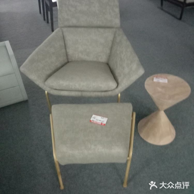 新款布艺床，时尚大方，靠着舒服，五折优惠力度