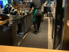 -星巴克(广州南站A18检票口楼上)