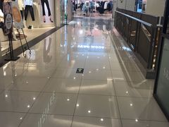 -优衣库(上海金桥国际商业广场店)