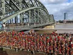 -科隆霍亨索伦桥爱情锁