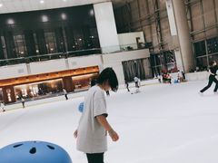 -冰纷万象滑冰场(深圳万象城店)