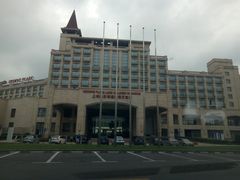 -上海美兰湖皇冠假日酒店-停车场