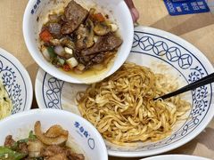 -李与白包子铺(桐梓林店)
