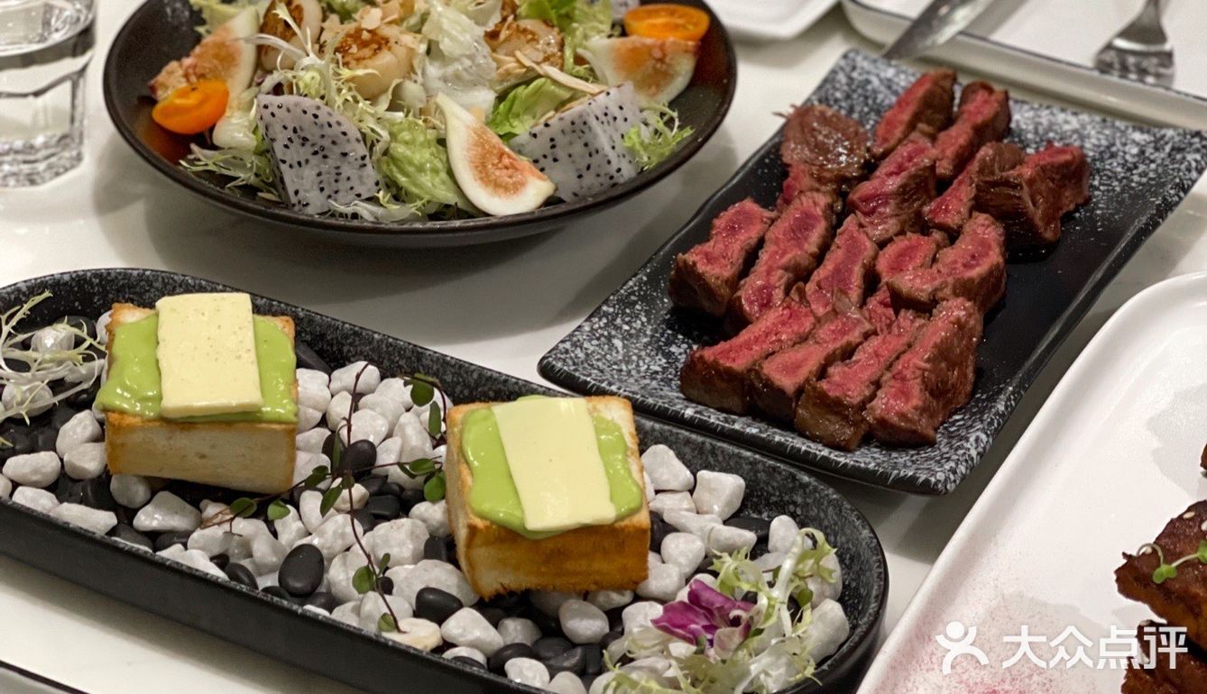 广州 | ABC首创分段式石烧牛扒🥩五成熟玫瑰色一口沉醉🤤