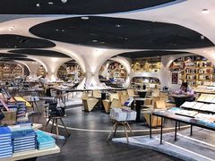 -钟书阁(珍园店)