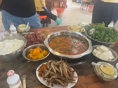-黄利砖万峰林布依特色酸笋牛肉馆