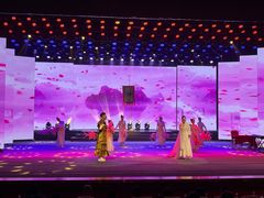 -南风大剧院莎梦二人转剧场