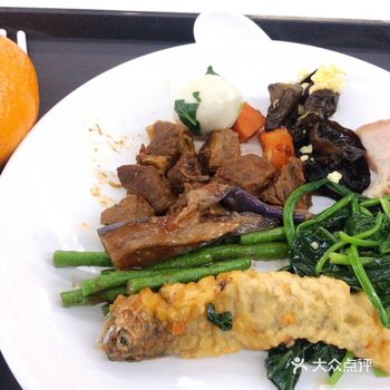 苏宁总部里食堂排队最多的窗口,自助+称重形式