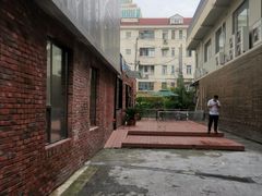 -汉庭优佳(上海娄山关路地铁站店)