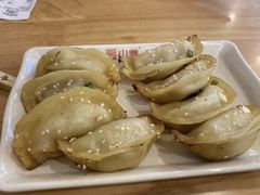 牛肉鍋貼-小姜锅贴(凤凰街店)