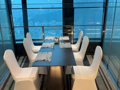 -亚洲国际大酒店·云顶阁旋转自助餐厅