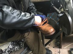 -静安寺修鞋修包修拉链