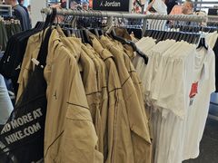 -NIKE上海青浦换季优惠店