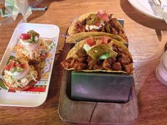 鲜虾牛油果塔塔-Famous肥猫墨西哥音乐餐吧(五棵松华熙LIVE店)