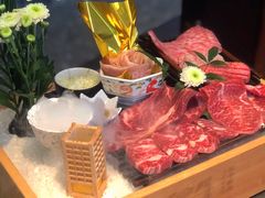 -铭牛烧肉·和牛海鲜自助(高新月牙湖店)
