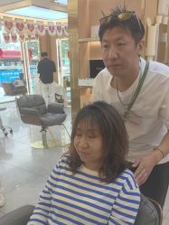 -一東造型烫发染发