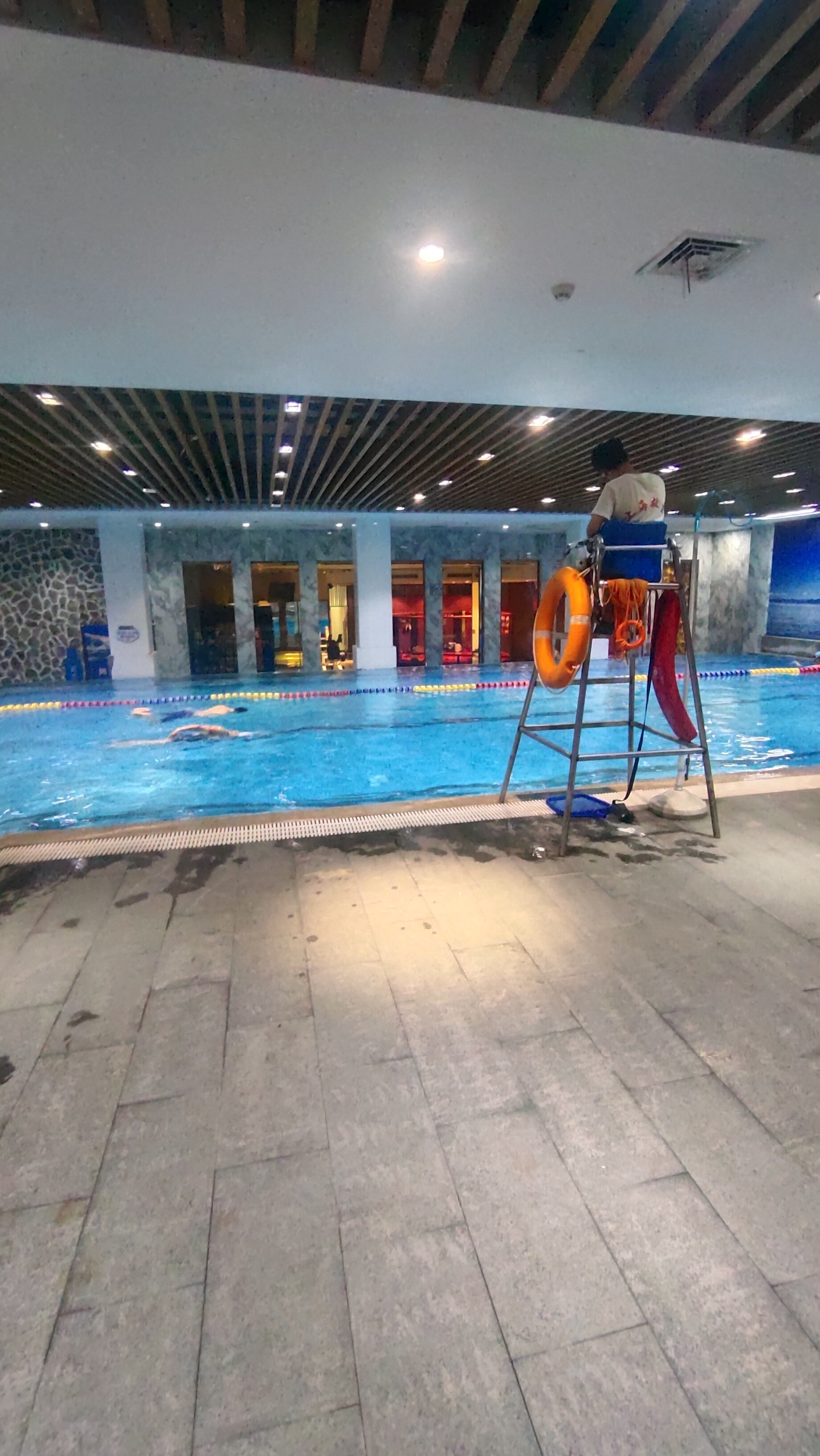 人少水清,游泳好去处