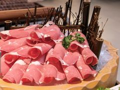 -老牌坊云南鱼豆花火锅(哈西万达店)