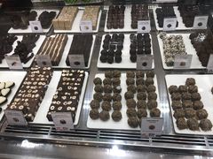 -VENCHI 闻绮(上海佛罗伦萨小镇店)