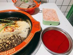 -钢管厂五区小郡肝串串香(奥克斯广场锦城万达店)