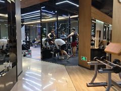 -威克健身游泳(万菱汇店)