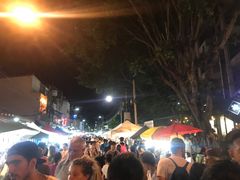 -周日夜市