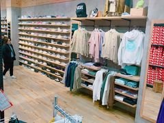 -ABC MART(心斎橋店)