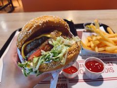 -The Habit Burger Grill 哈比特汉堡(复兴soho店)