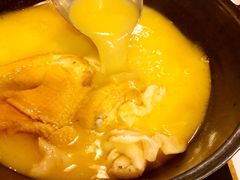 -鲜入围煮花胶鸡海鲜火锅