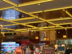 -大中华希尔顿酒店-念自助餐·嗨啤·小龙虾
