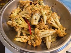 -梨苑林卡金陵山水酒店