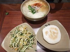 -亮亮面馆(经六路店)