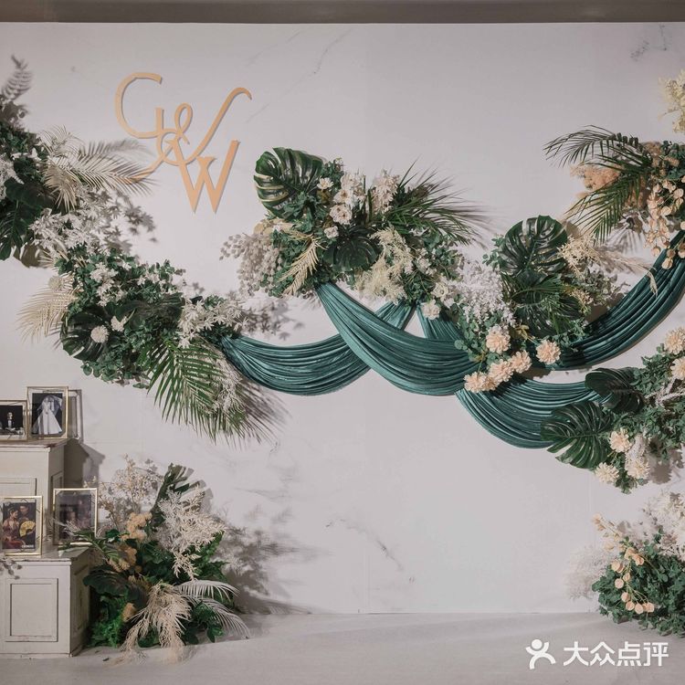 甜甜的喜糖比不上你们心中的甜蜜