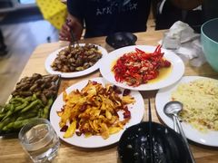 -扒虾小妹儿麻辣海鲜(宏图街店)