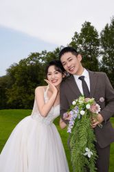 -雪中彩影婚纱摄影·微光艺术中心