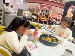 -奈尔宝家庭中心·亲子餐厅(鄞州万达店)