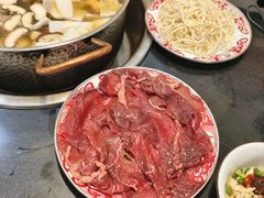-乳仔牛牦牛汤锅 烤羊排(松潘古城店)