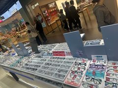 -美式眼镜·授权蔡司.依视路.尼康.豪雅.明月(南翔印象城店)