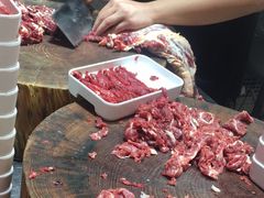 -杨老板·海鲜集市火锅·鲜切牛肉(中防万宝店)