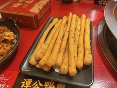 茴香小油条-谭鸭血老火锅(图书馆店)