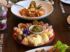 -Chom Cafe and Restaurant