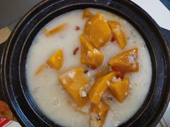 -阿瓦山寨·湘菜现炒·剁椒鱼头王(咸阳总店)